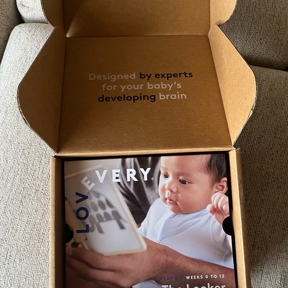 Lovevery The Looker Play Kit 0-12 Weeks